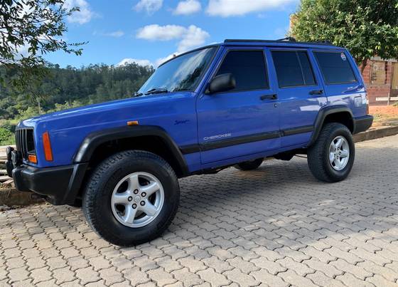 JEEP CHEROKEE 4.0 SPORT 4X4 6I 12V GASOLINA 4P AUTOMÁTICO JEEP CHEROKEE 4.0 SPORT 4X4 6I 12V GASOLINA 4P AUTOMÁTICO